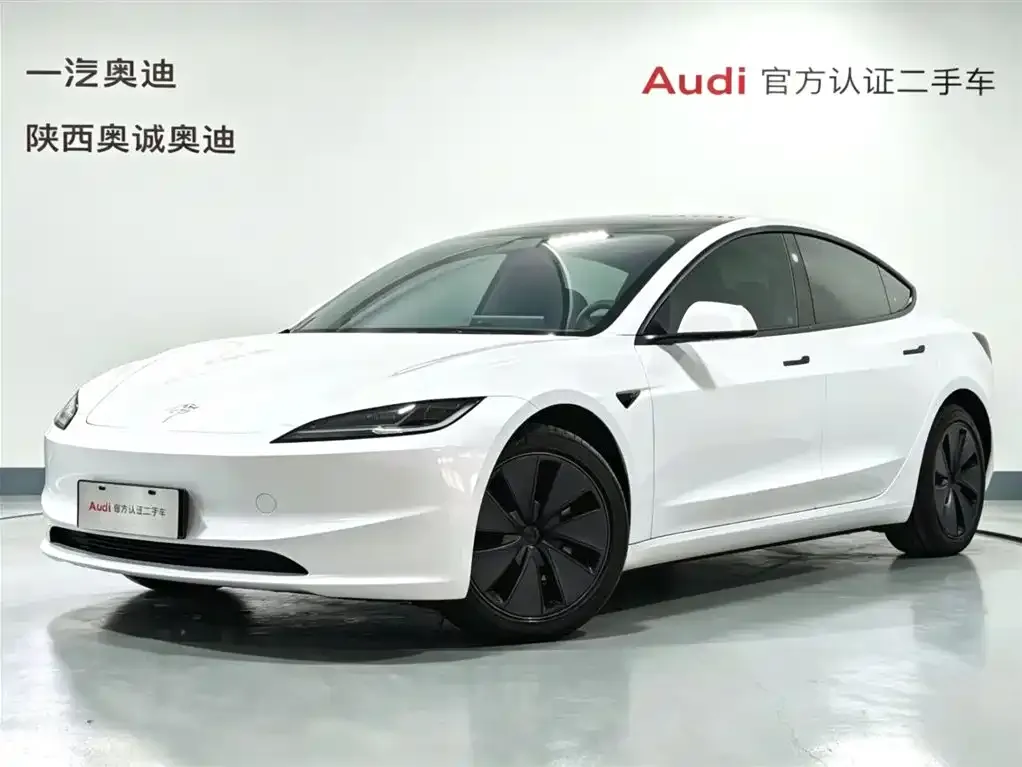 Tesla Model 3 — фото 1
