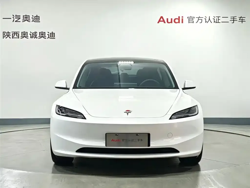Tesla Model 3 — фото 4
