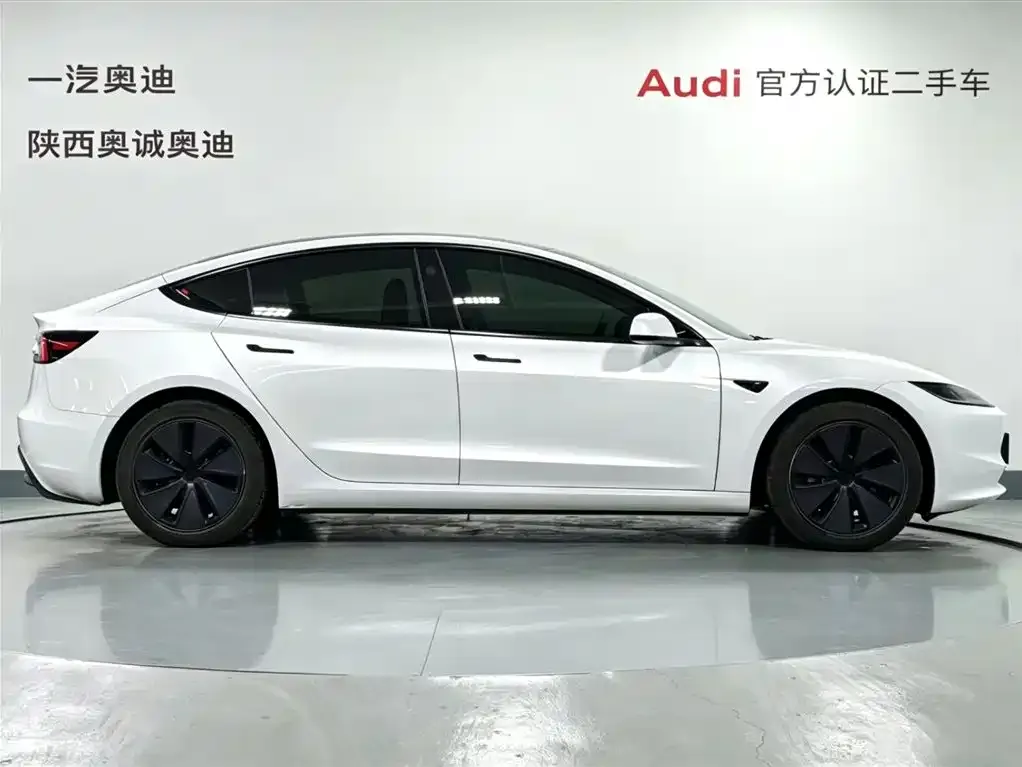 Tesla Model 3 — фото 6