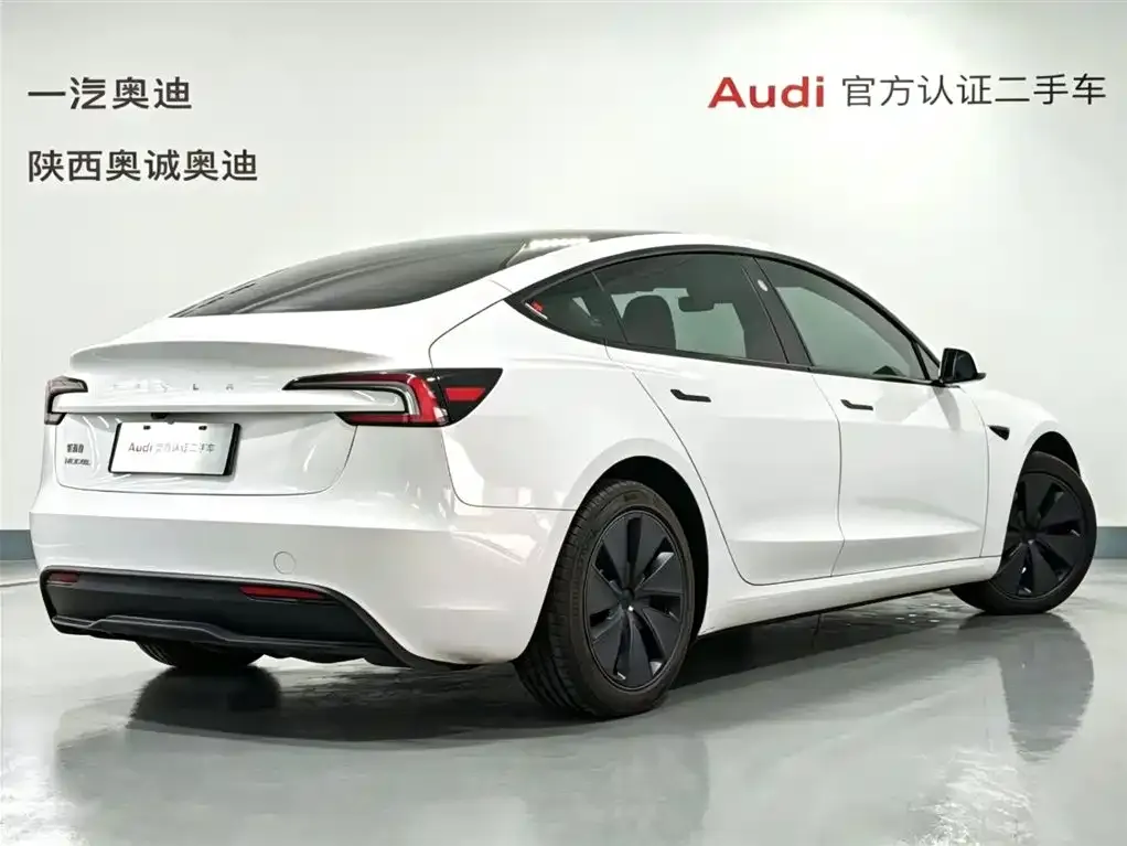 Tesla Model 3 — фото 3
