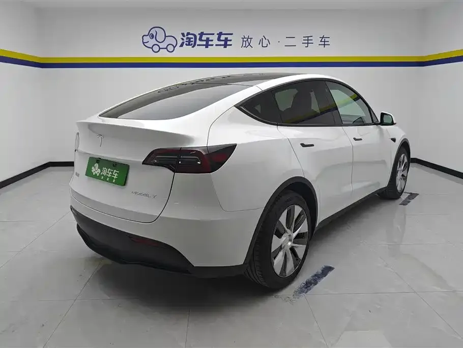 Tesla Model Y — фото 5