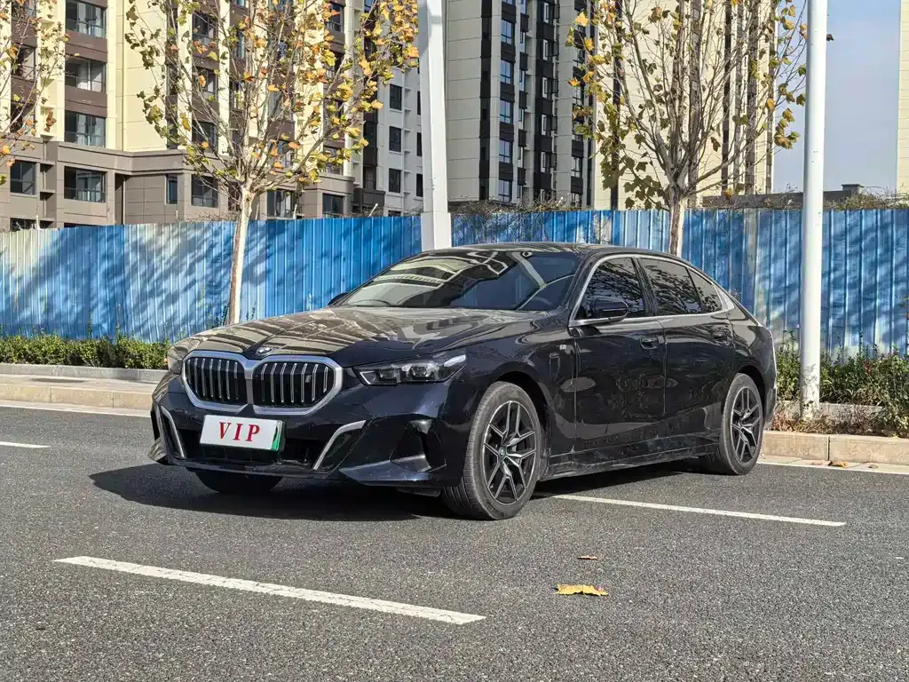 BMW i5