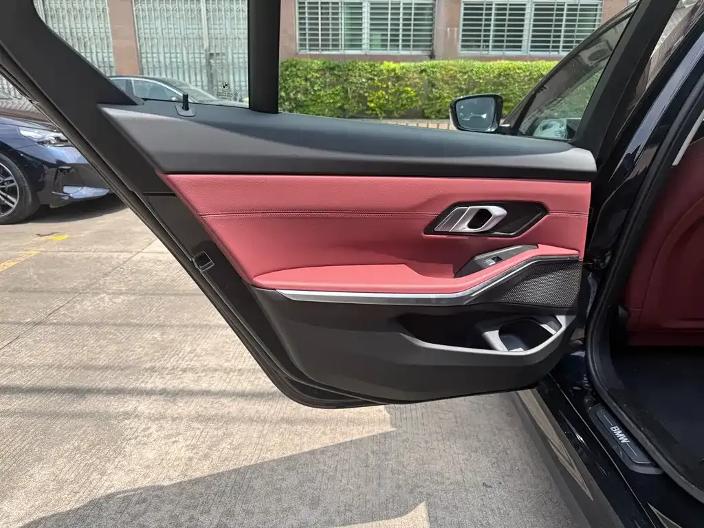 BMW i3 2024 из CN, фото 2