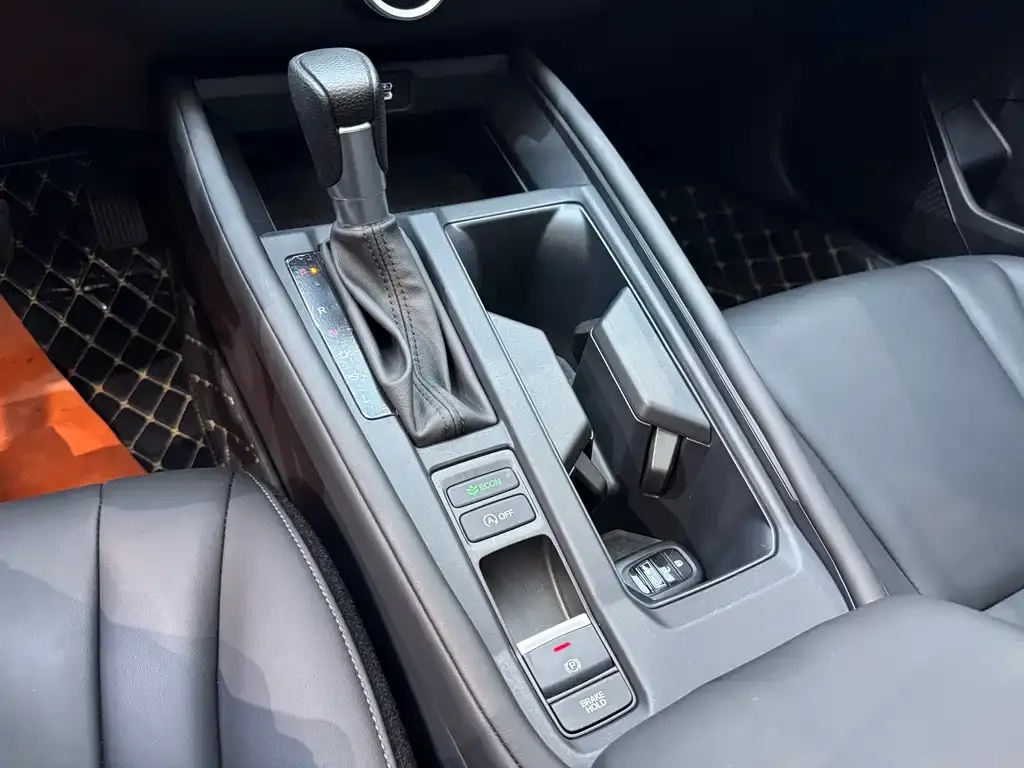 Honda Accord — фото 10