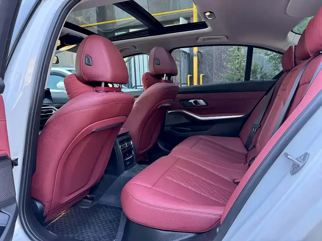 BMW 3 Series 2024 из CN, фото 9
