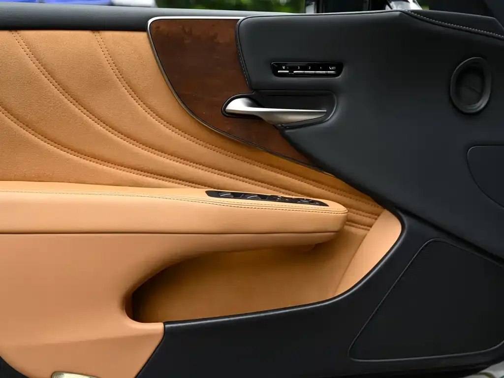 Lexus LS 2021 из CN, фото 7