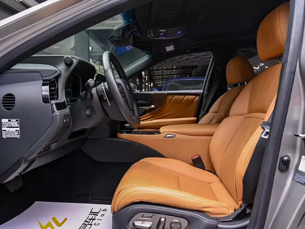 Lexus LS 2021 из CN, фото 2