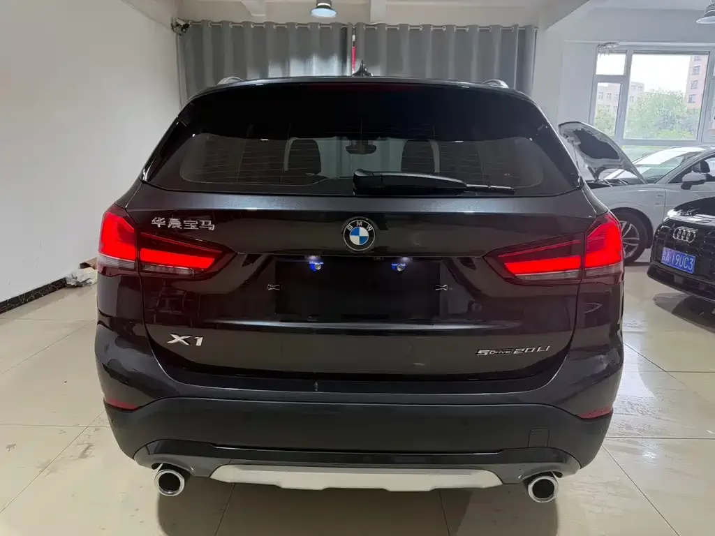 BMW X1 — фото 8
