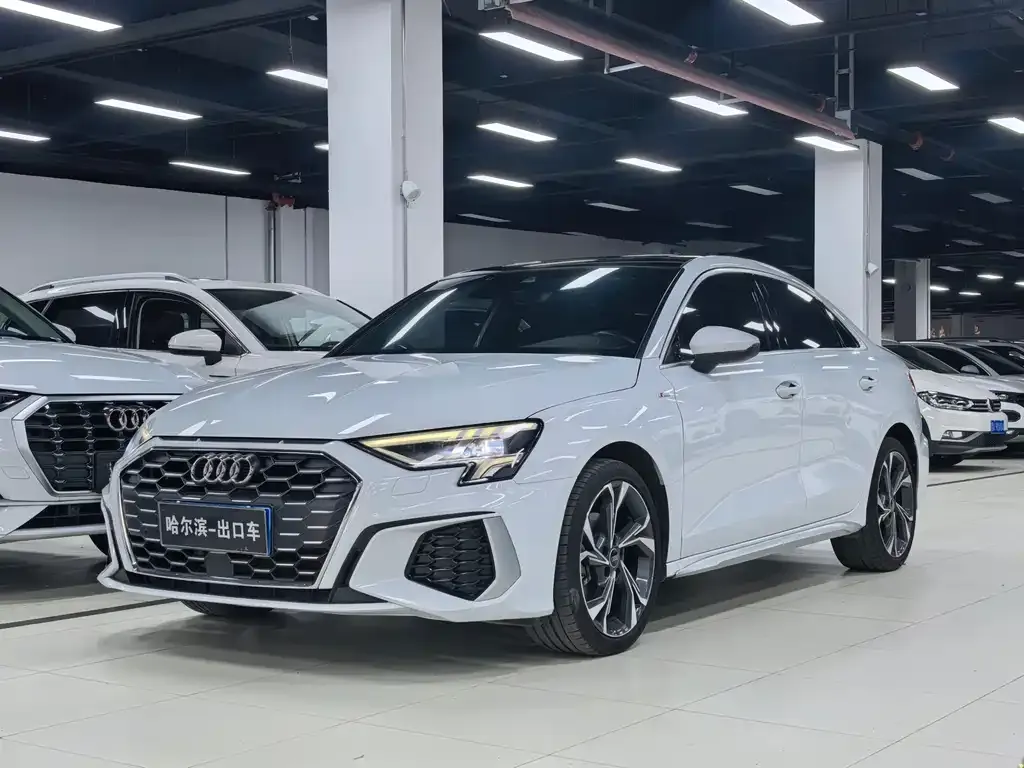Audi A3 — фото 1