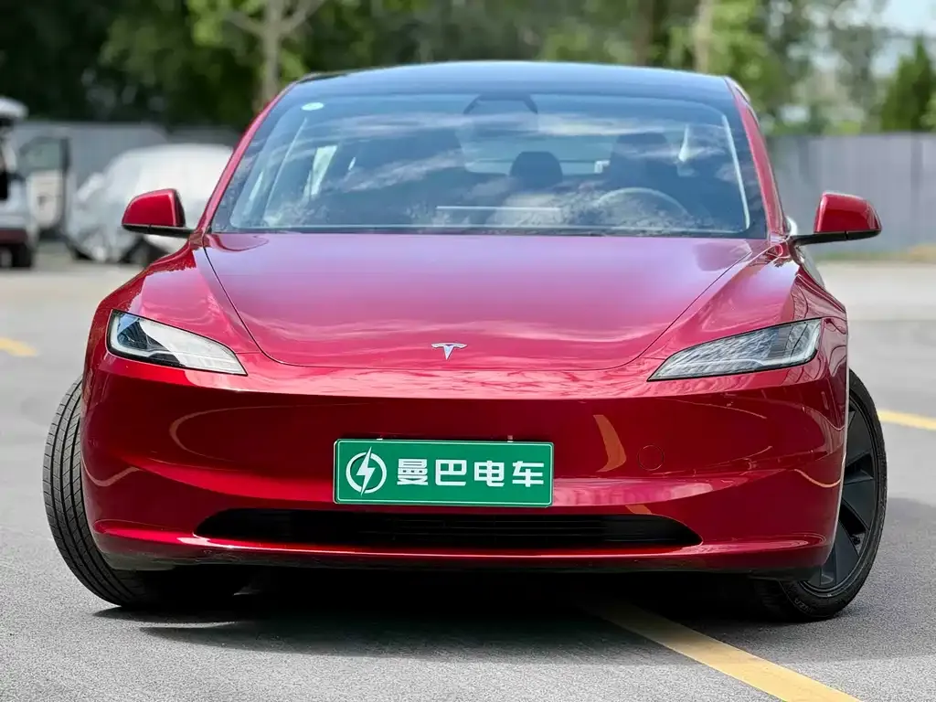 Tesla Model 3 — фото 10