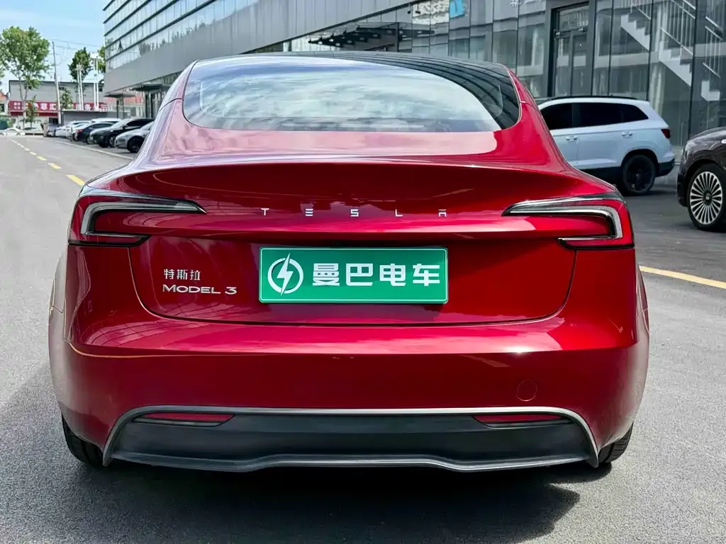 Tesla Model 3 — фото 2