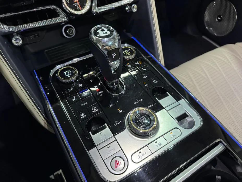 Bentley Flying Spur 2023 из KR, фото 8