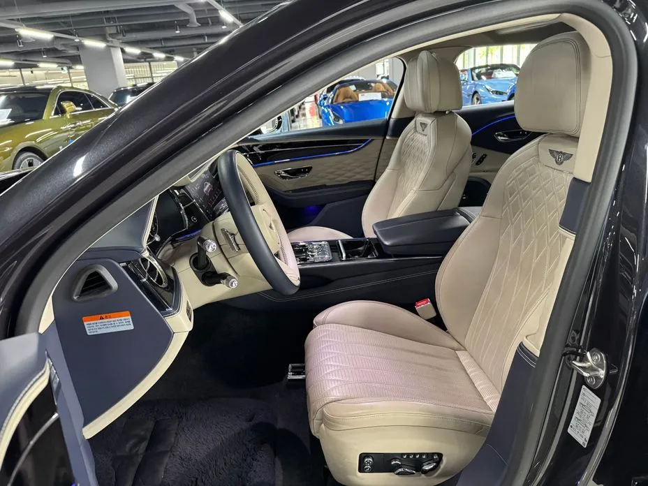 Bentley Flying Spur 2023 из KR, фото 3