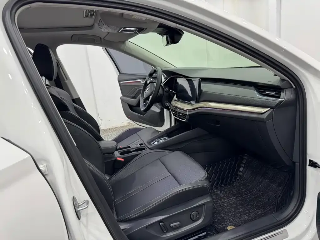 Skoda Octavia 2022 из CN, фото 5