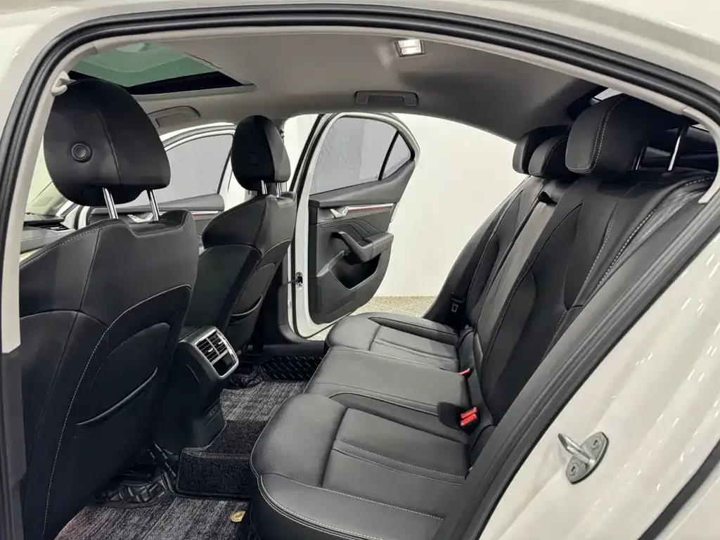 Skoda Octavia 2022 из CN, фото 6