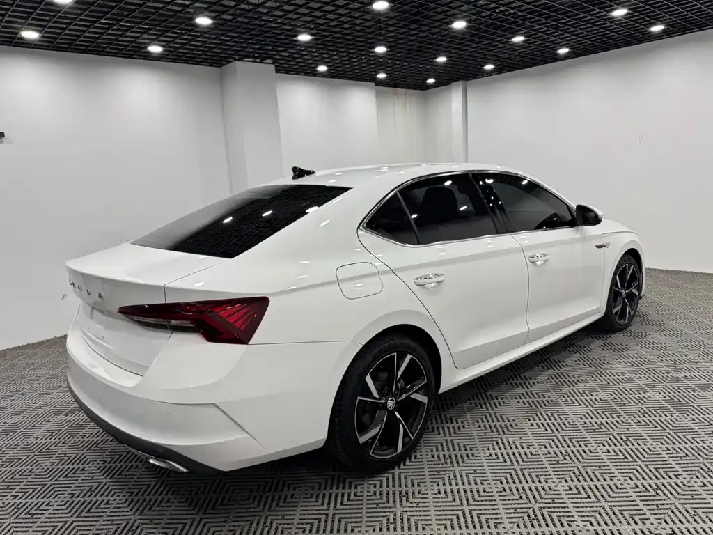 Skoda Octavia 2022 из CN, фото 8