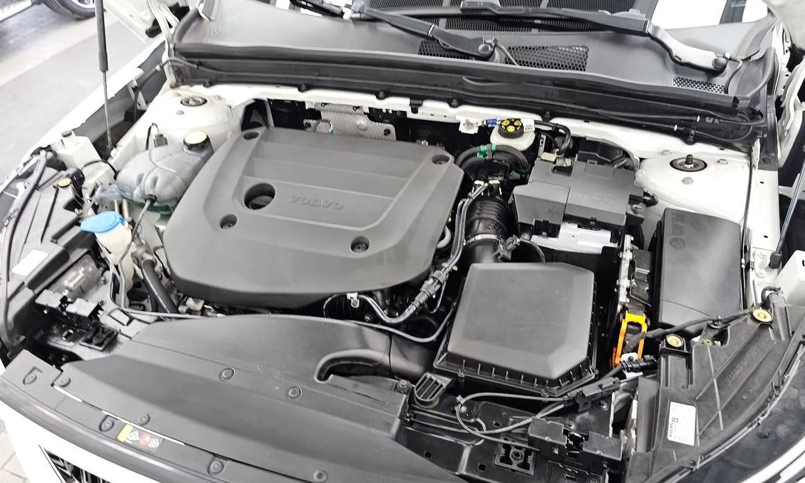 Volvo XC40 2023 из KR, фото 10