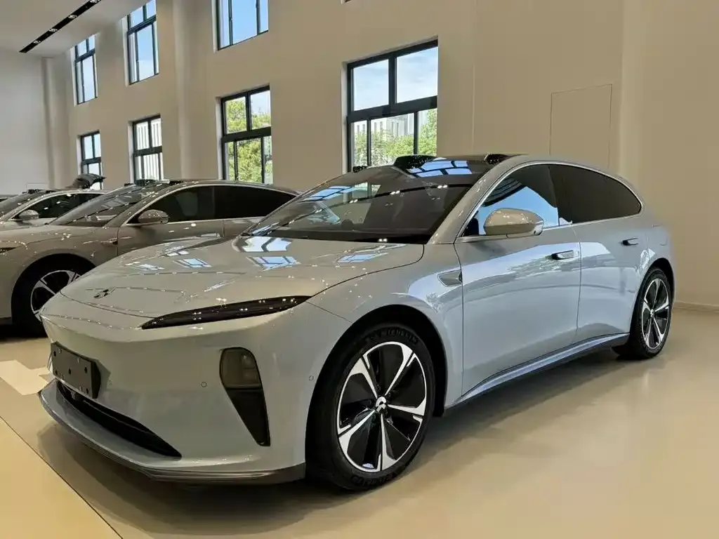 NIO ET5T