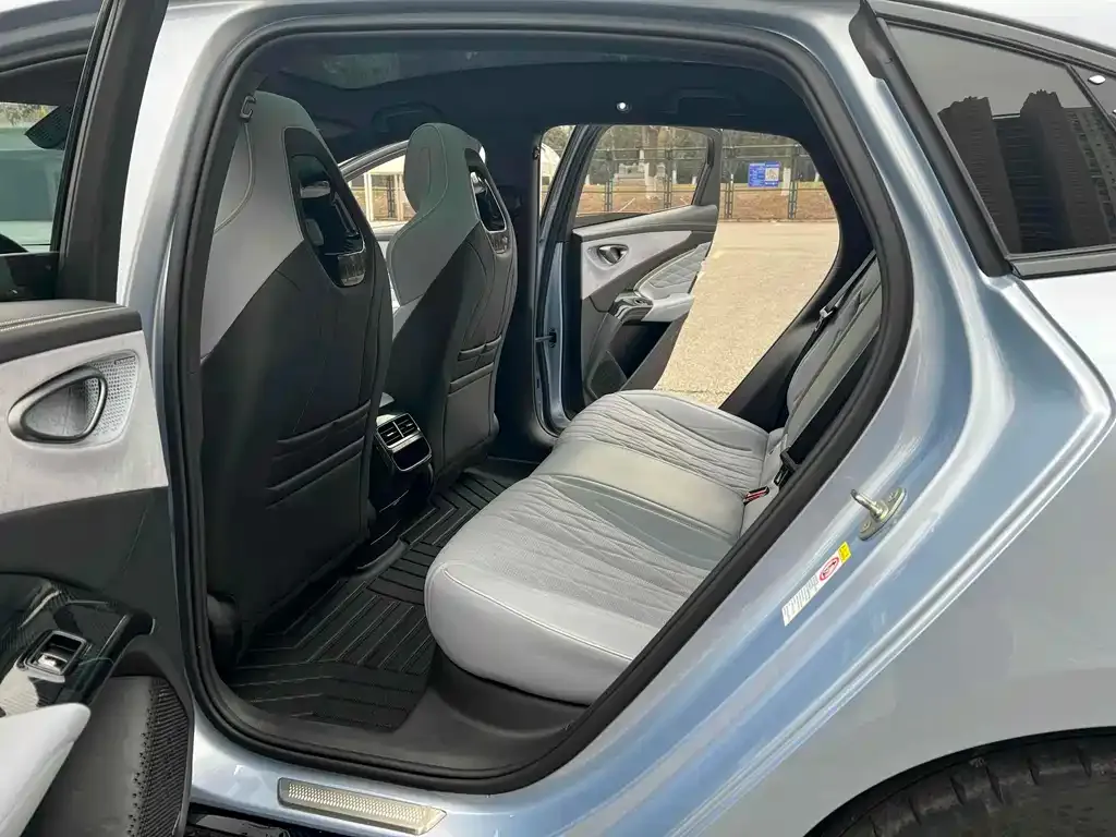 BYD Seal — фото 2