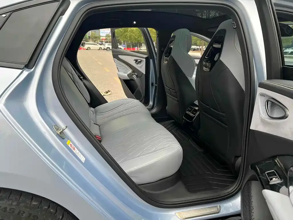 BYD Seal — фото 4