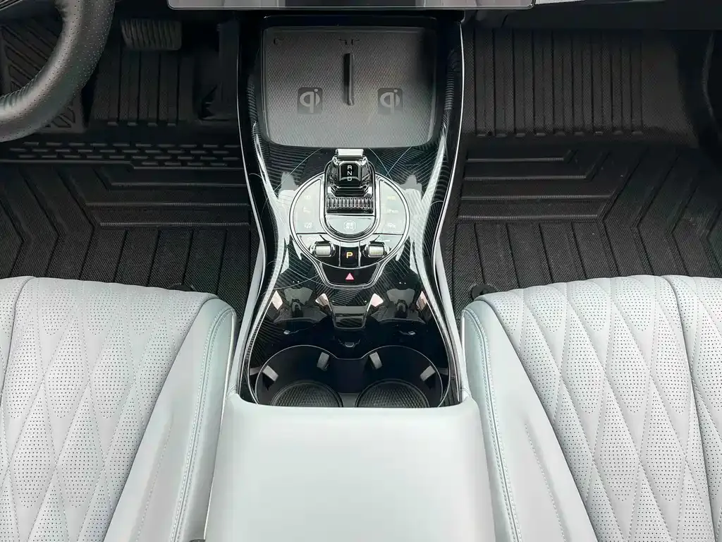 BYD Seal — фото 8