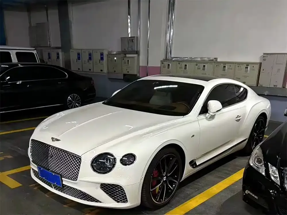 Bentley Bentayga — фото 1