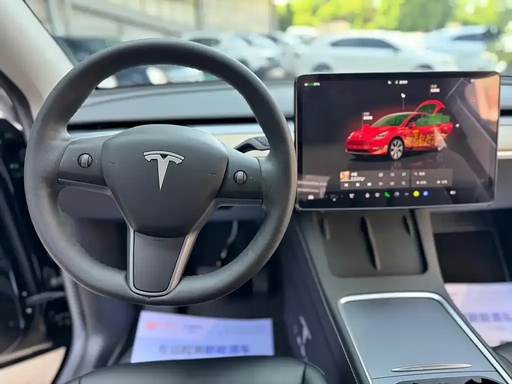 Tesla Model Y — фото 2