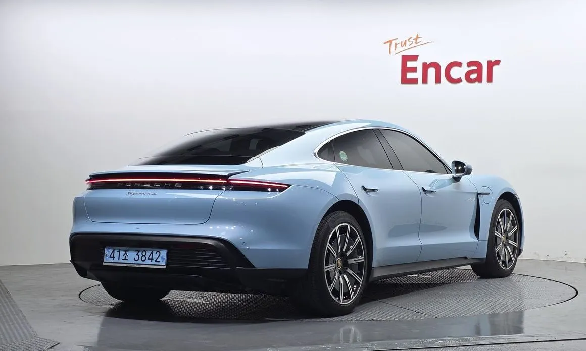 Porsche Taycan 2021 из KR, фото 2