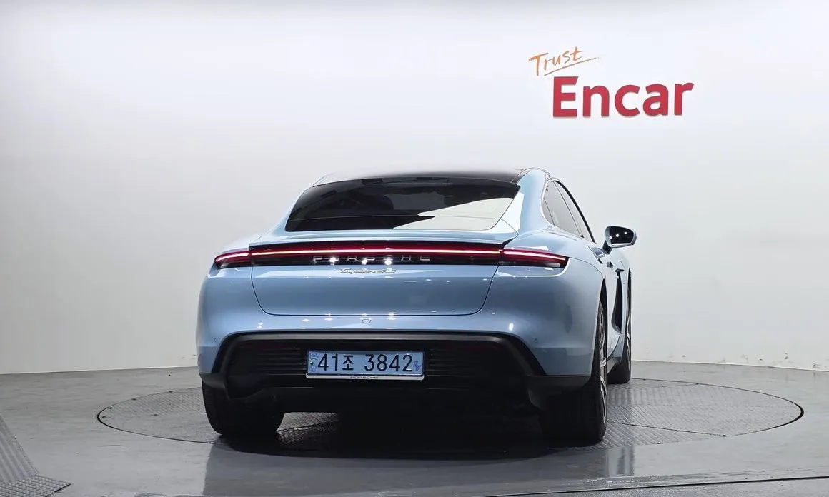 Porsche Taycan 2021 из KR, фото 7