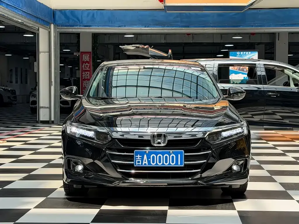 Honda Accord — фото 8