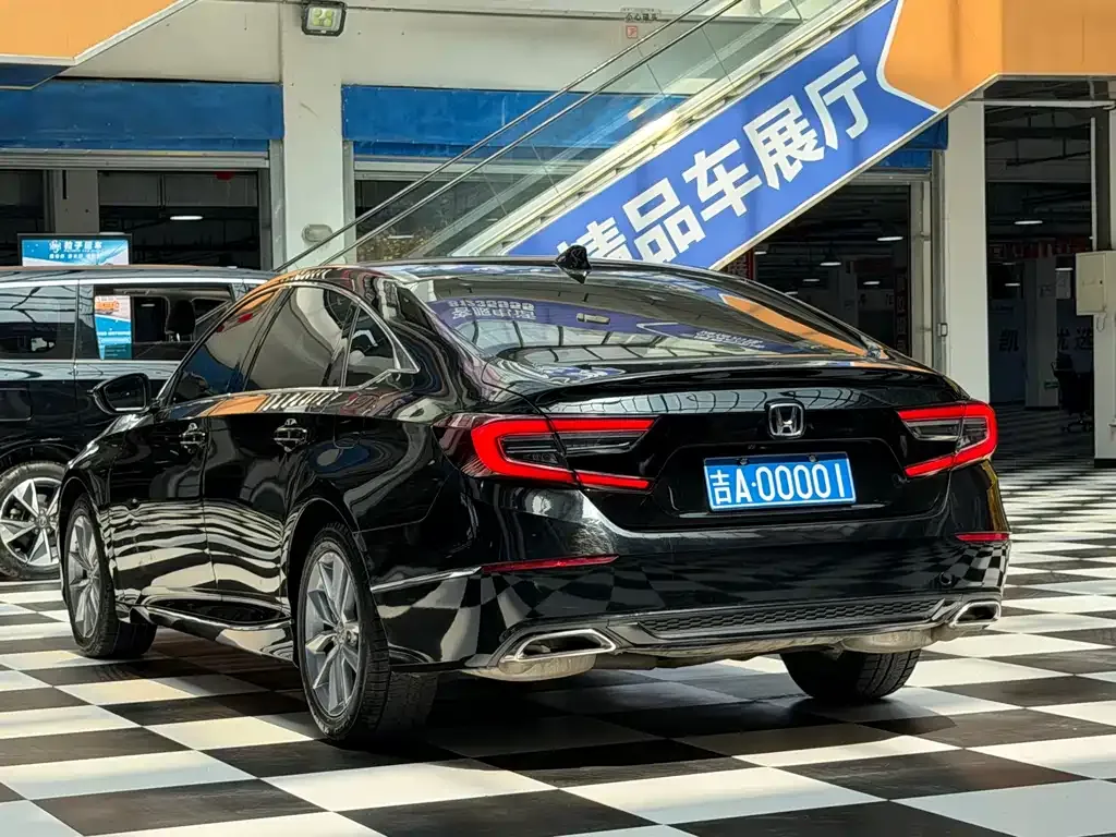 Honda Accord — фото 5