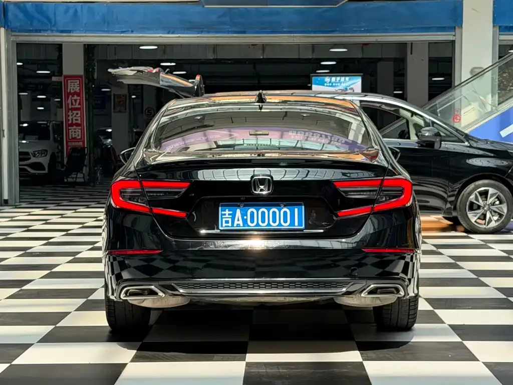 Honda Accord — фото 4