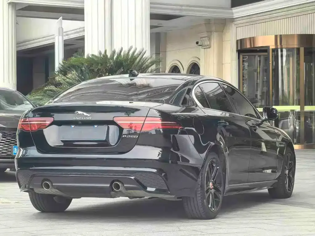 Jaguar XEL — фото 10