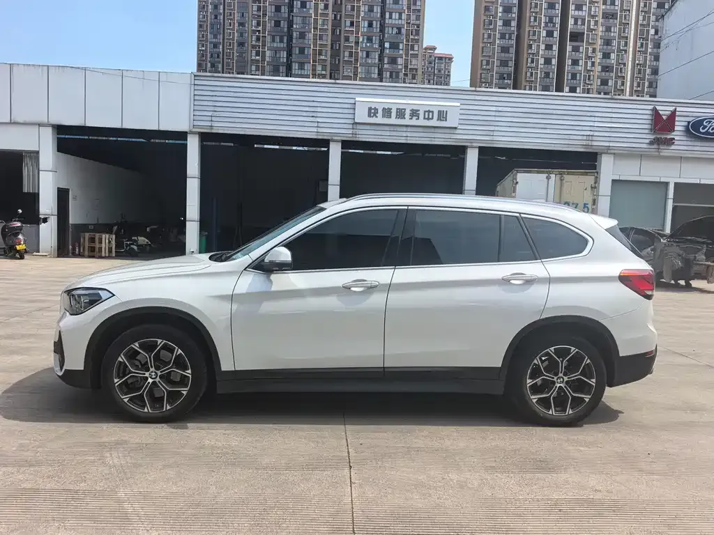 BMW X1 — фото 10
