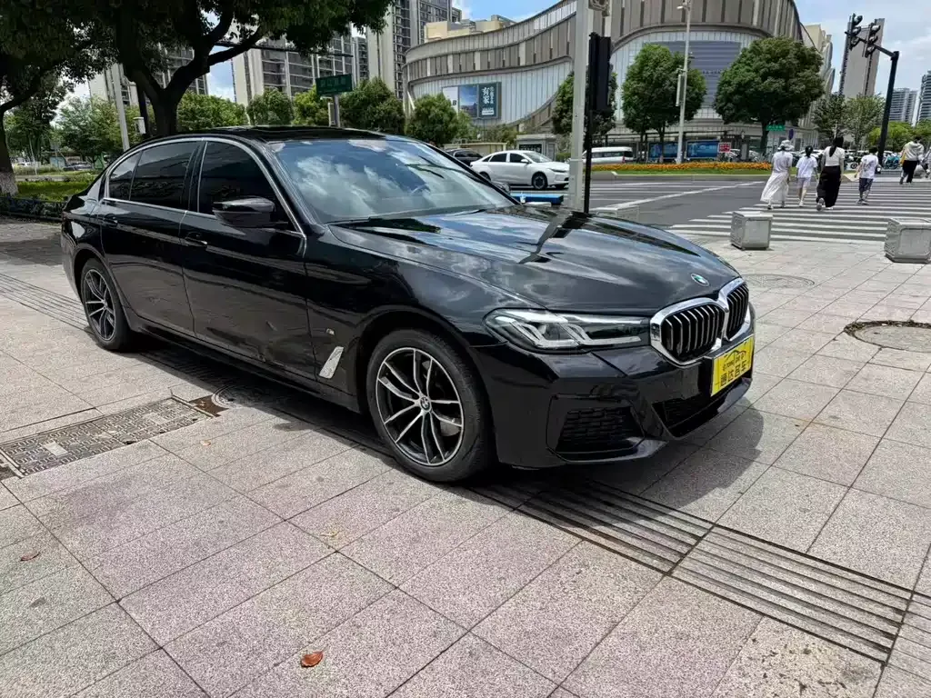 BMW 5 Series — фото 2