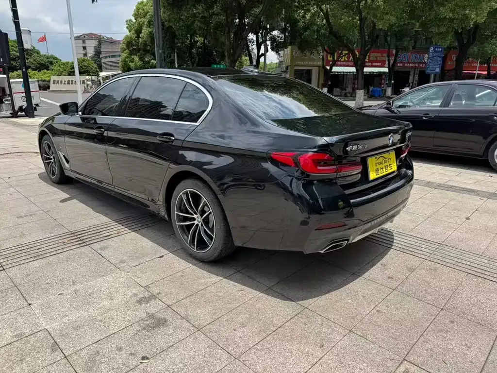 BMW 5 Series — фото 5
