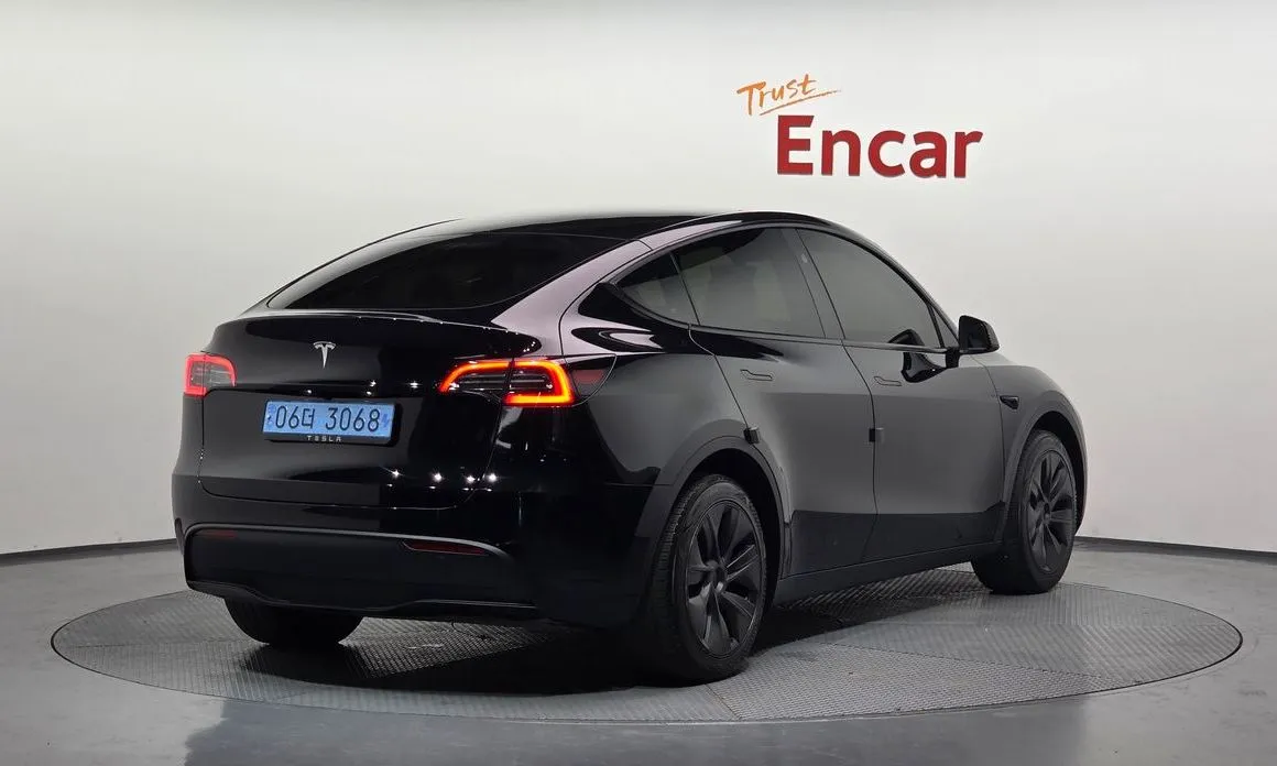 Tesla Model Y — фото 2
