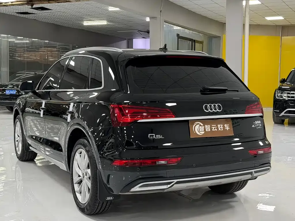 Audi Q5L — фото 2