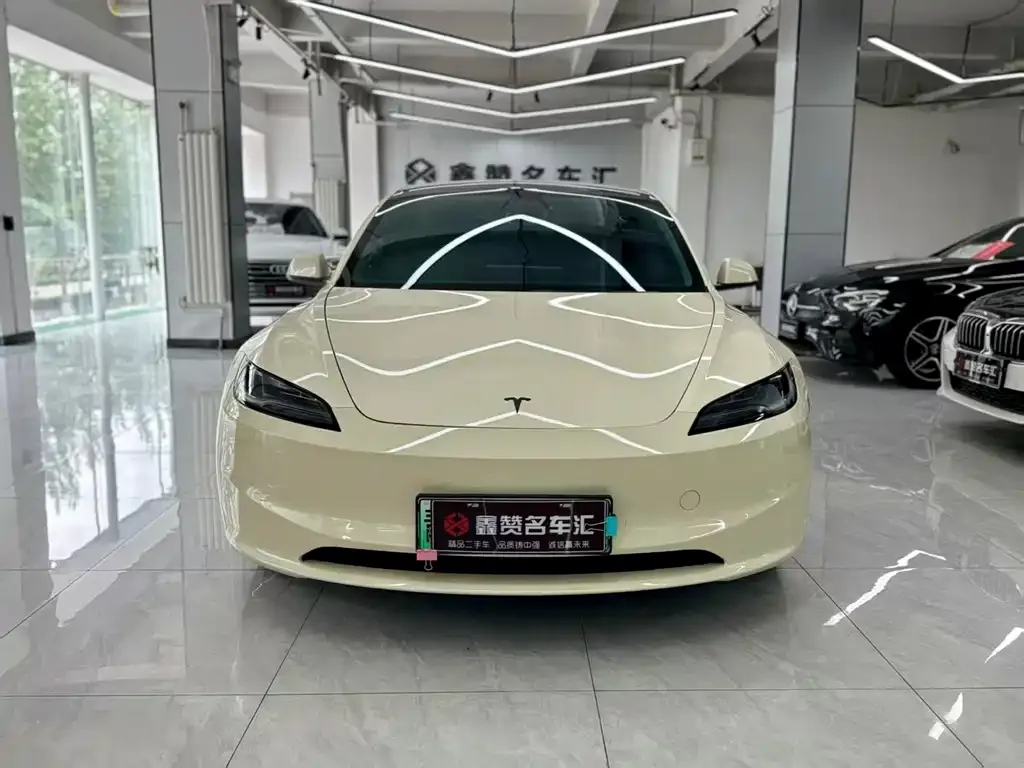 Tesla Model 3 — фото 5