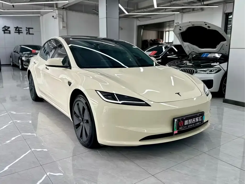 Tesla Model 3 — фото 10