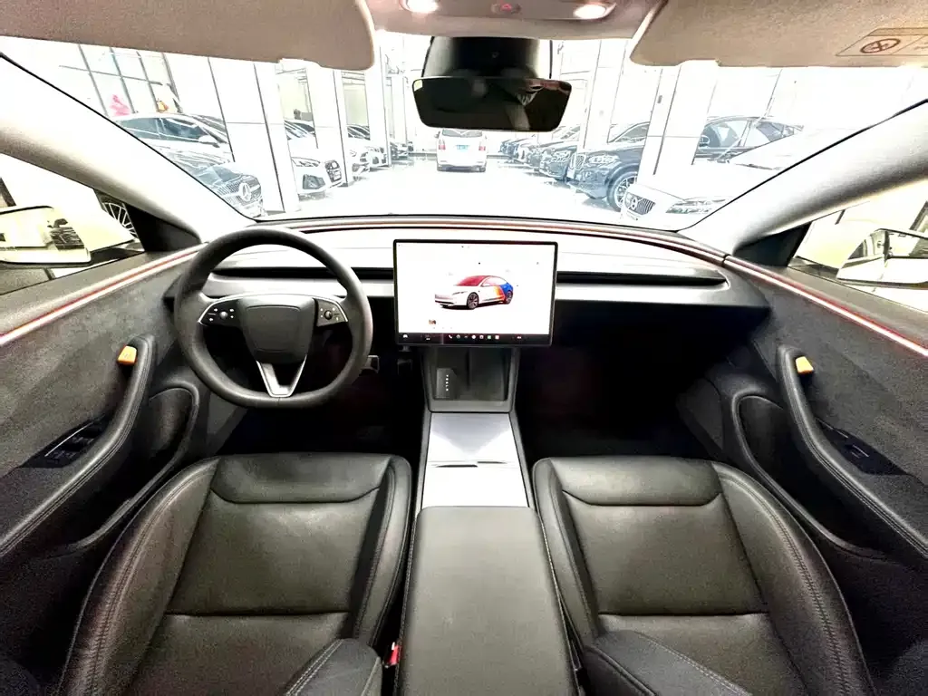 Tesla Model 3 — фото 8
