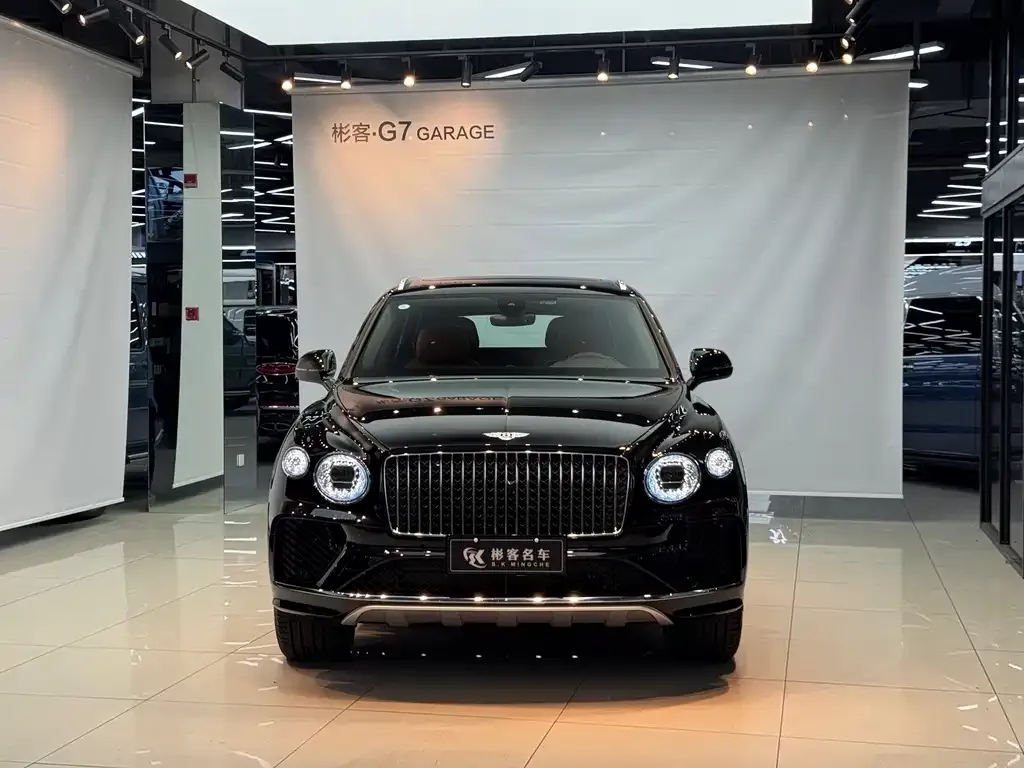 Bentley Bentayga — фото 9