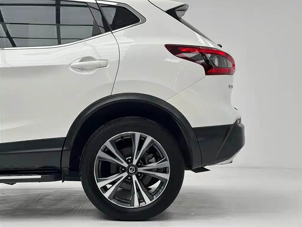 Nissan Qashqai — фото 3