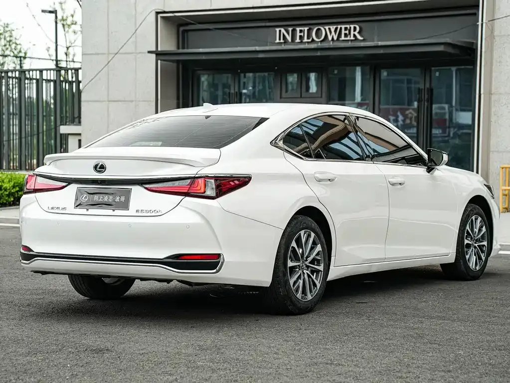 Lexus ES 2024 из CN, фото 2