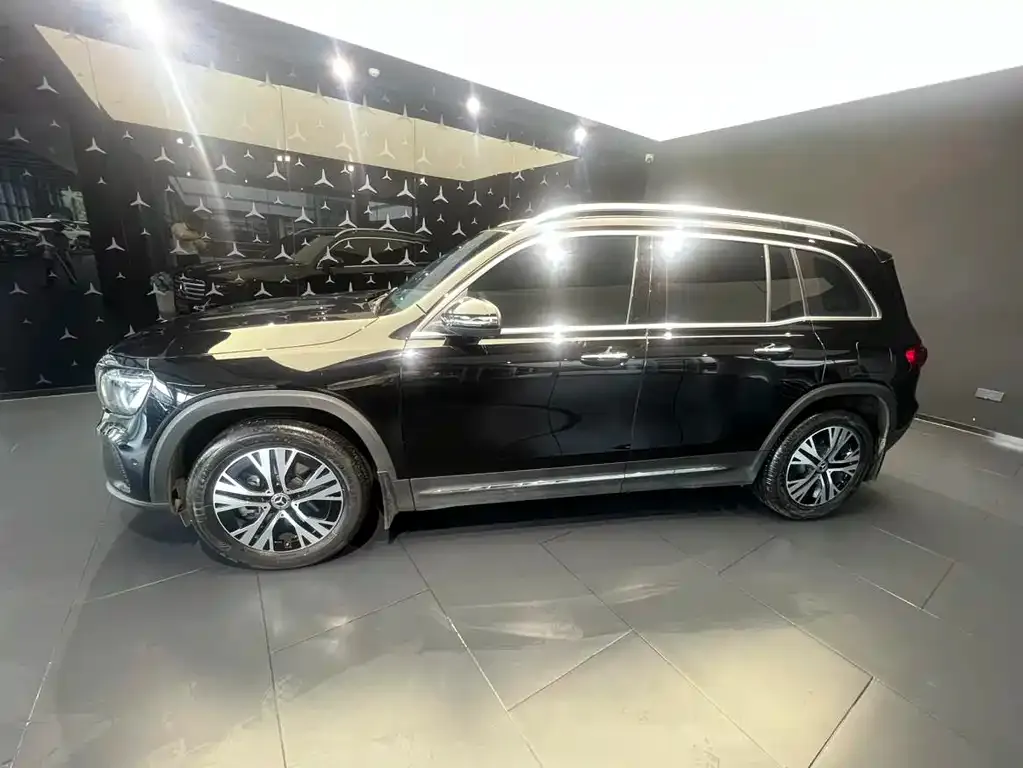 Mercedes-Benz GLB — фото 10