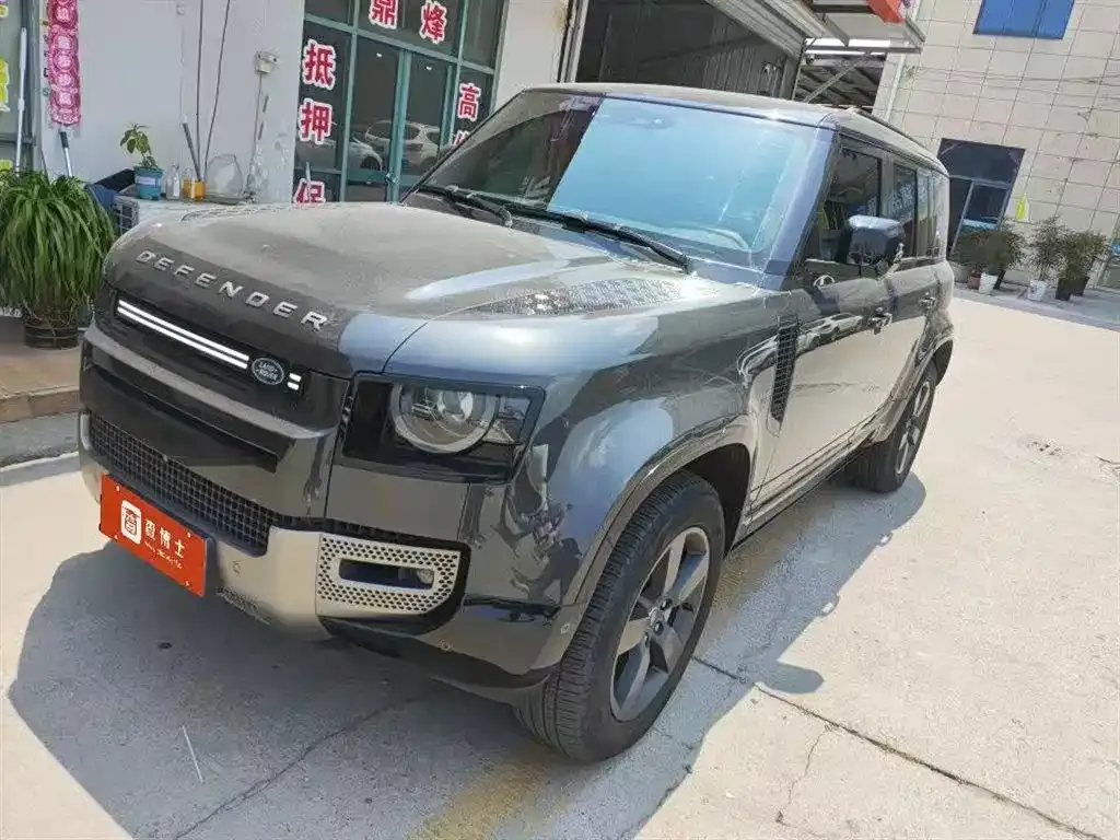 Land Rover Defender — фото 1