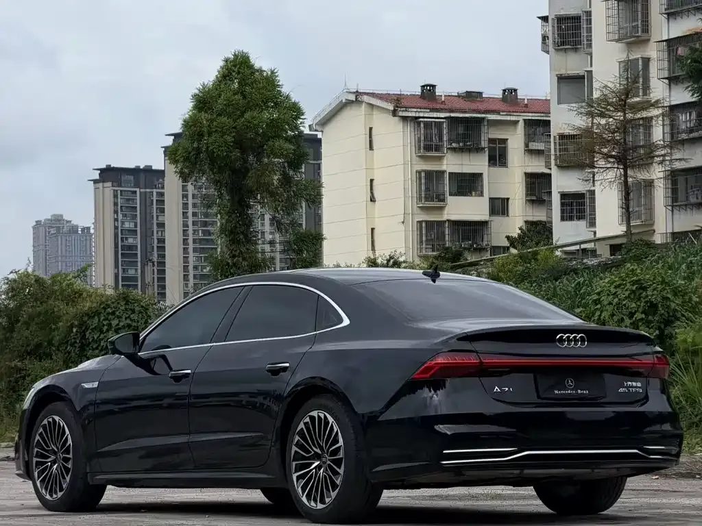 Audi A7L — фото 8