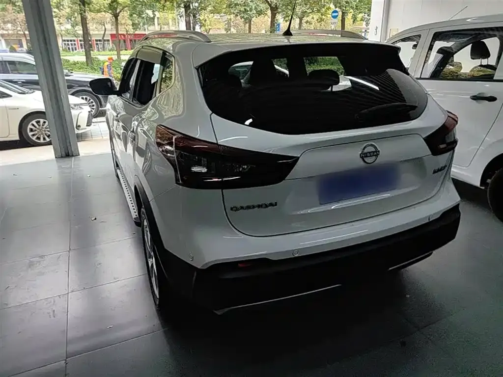 Nissan Qashqai — фото 5