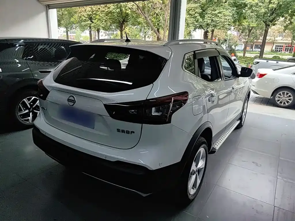 Nissan Qashqai — фото 9
