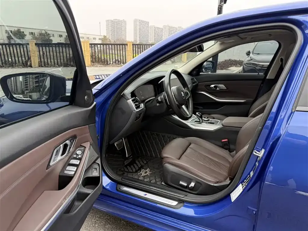 BMW 3 Series 2022 из CN, фото 8